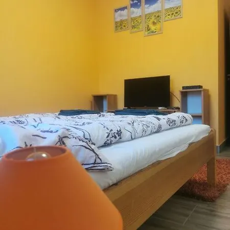 Voeroestoelgy Vendeghaz Villa Esztergom Kültér fotó