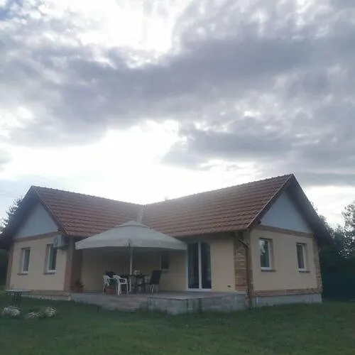 Voeroestoelgy Vendeghaz