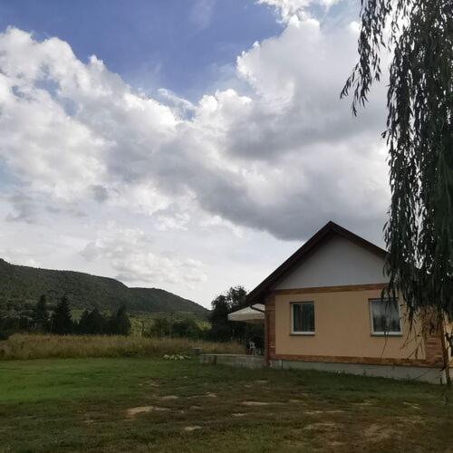 Holiday home Voeroestoelgy Vendeghaz *