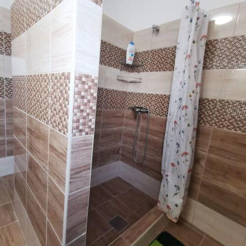 Voeroestoelgy Vendeghaz Holiday home Esztergom
